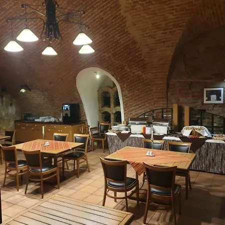 Koníček 3*